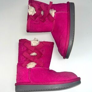 Ugg Koolaburra hit pink booties children size 9 in hot pink with side ribbons
